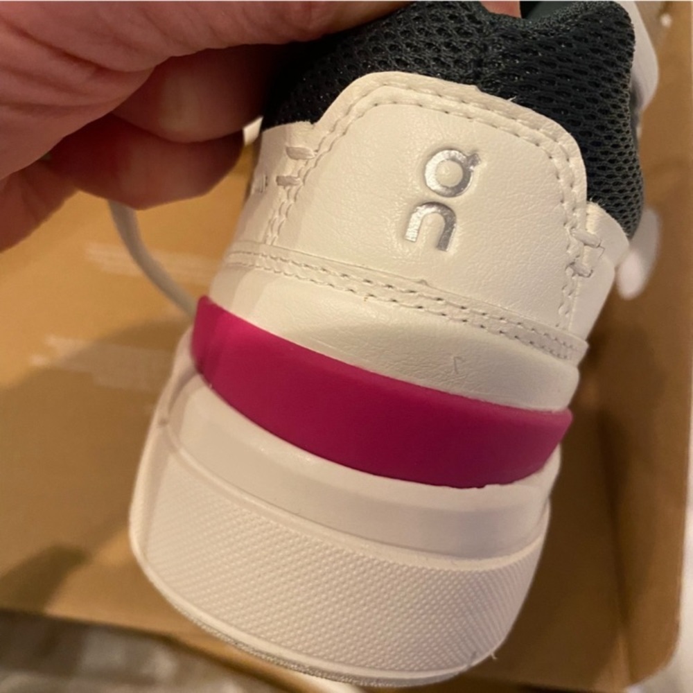 On Clouds Rodger Advantage White Pink Navy Sneakers cloudtec size 6 NIB - Picture 5 of 6